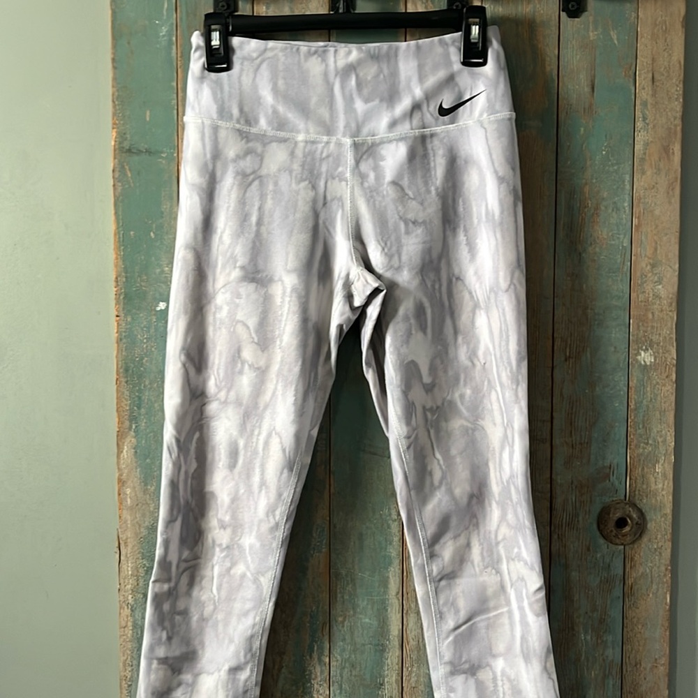 Nike Dri-fit women’s small gray workout leggings